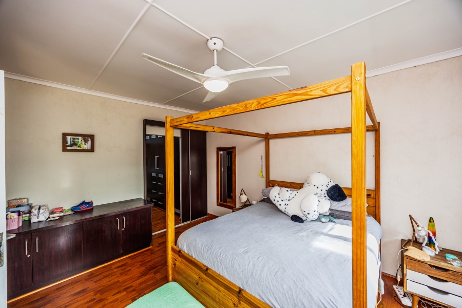 4 Bedroom Property for Sale in Beacon Bay Eastern Cape